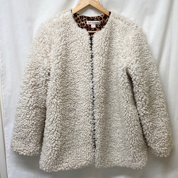 Band of Gypsies Jackets & Blazers - Band of Gypsies - Ivory Fuzzy Teddybear Coat